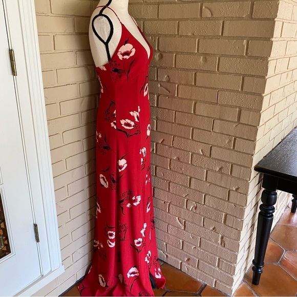 LULUS Beautiful Red Floral Lined Slit  Maxi Dress Size Small S - Picture 5 of 11